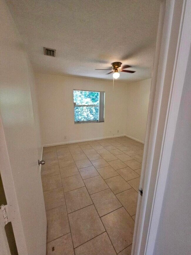 Building Photo - 3620 NW 91st Ave