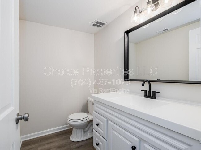 Building Photo - 8358 Knights Bridge Rd