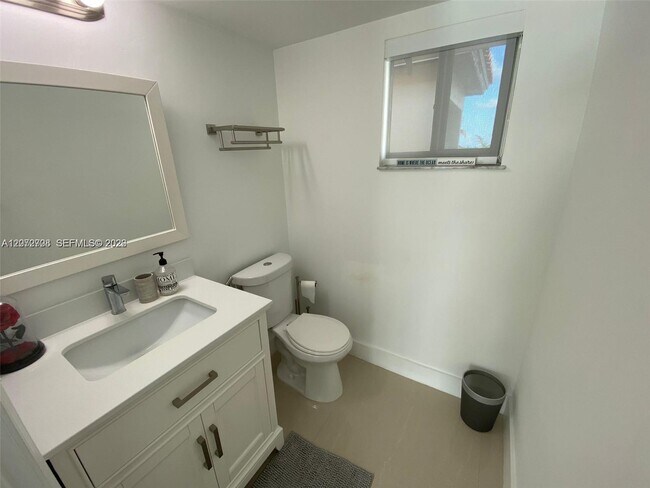 Building Photo - 8888 Collins Ave