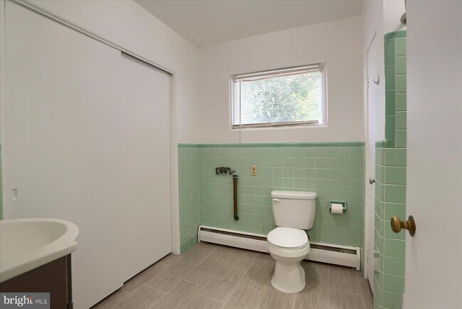 Building Photo - 307 Linden Ave
