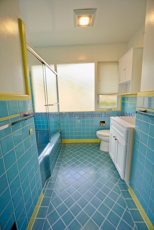 Building Photo - Bright and Inviting 4BR Home Minutes from ...