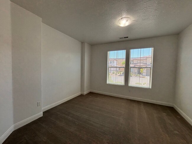 Building Photo - Private Comfort for All: 3-Bedroom All En-Suite Home