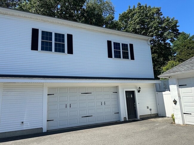 Building Photo - 72 Merrimac St