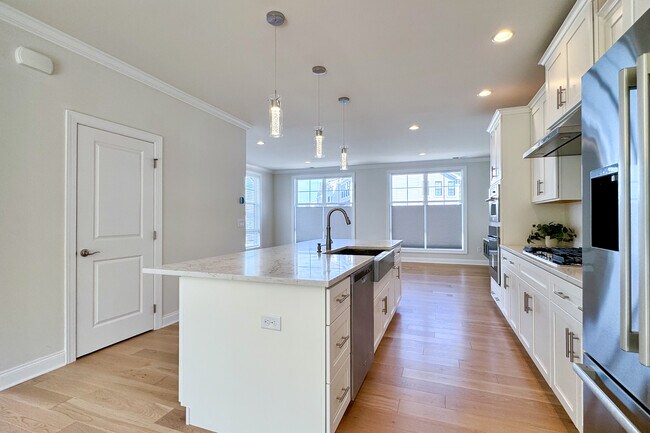 Building Photo - 25 Brentwood Cir
