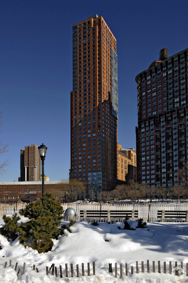 Building Photo - Tribeca Pointe