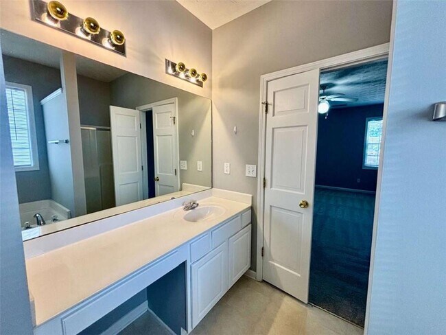 Building Photo - 889 Clairidge Elm Trail SW