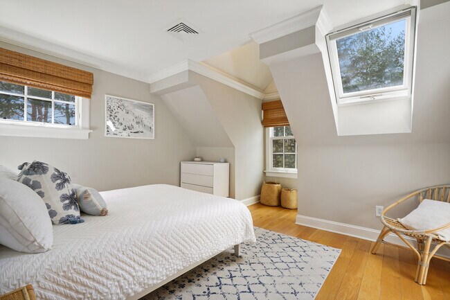 Building Photo - 556 Riversville Rd