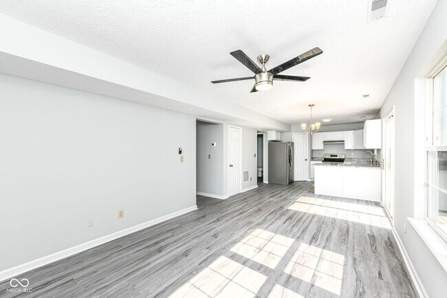 Building Photo - 510 Grand Woods Dr