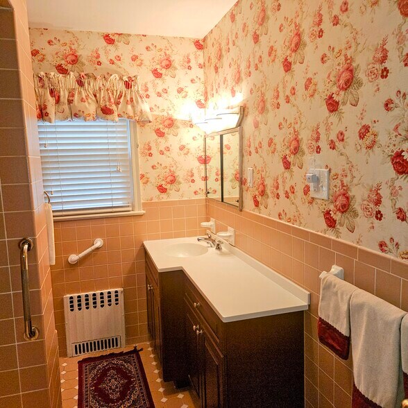 FULL BATHROOM - 168 Park Ave