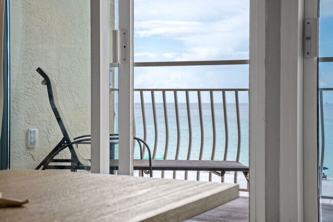 Building Photo - 3290 Scenic Hwy 98