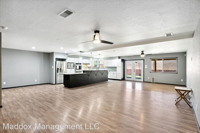Building Photo - 4 br, 3 bath House - 6405 Sonrisa Pl NE