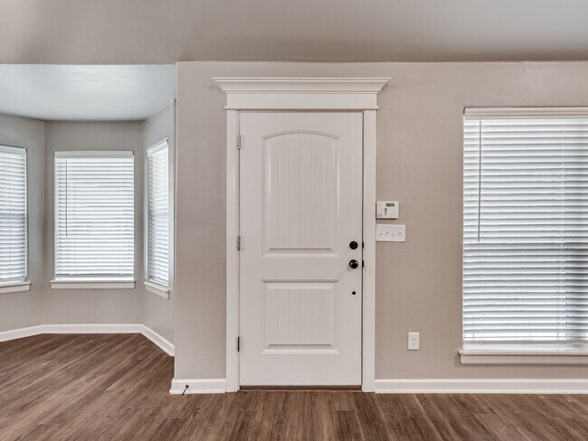 Building Photo - 5800 Campbell Creek Dr