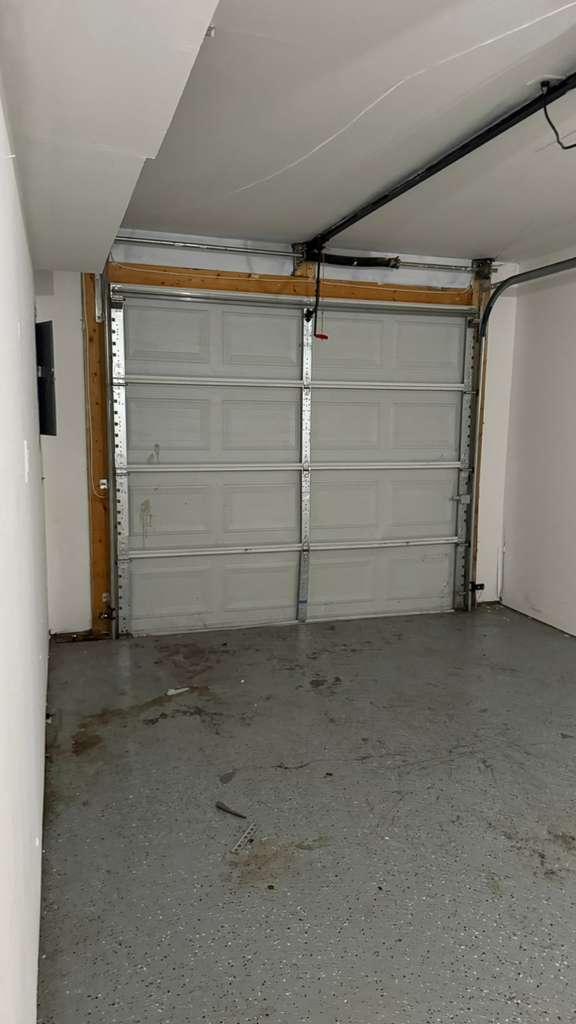 Building Photo - 1029 Aztec Dr