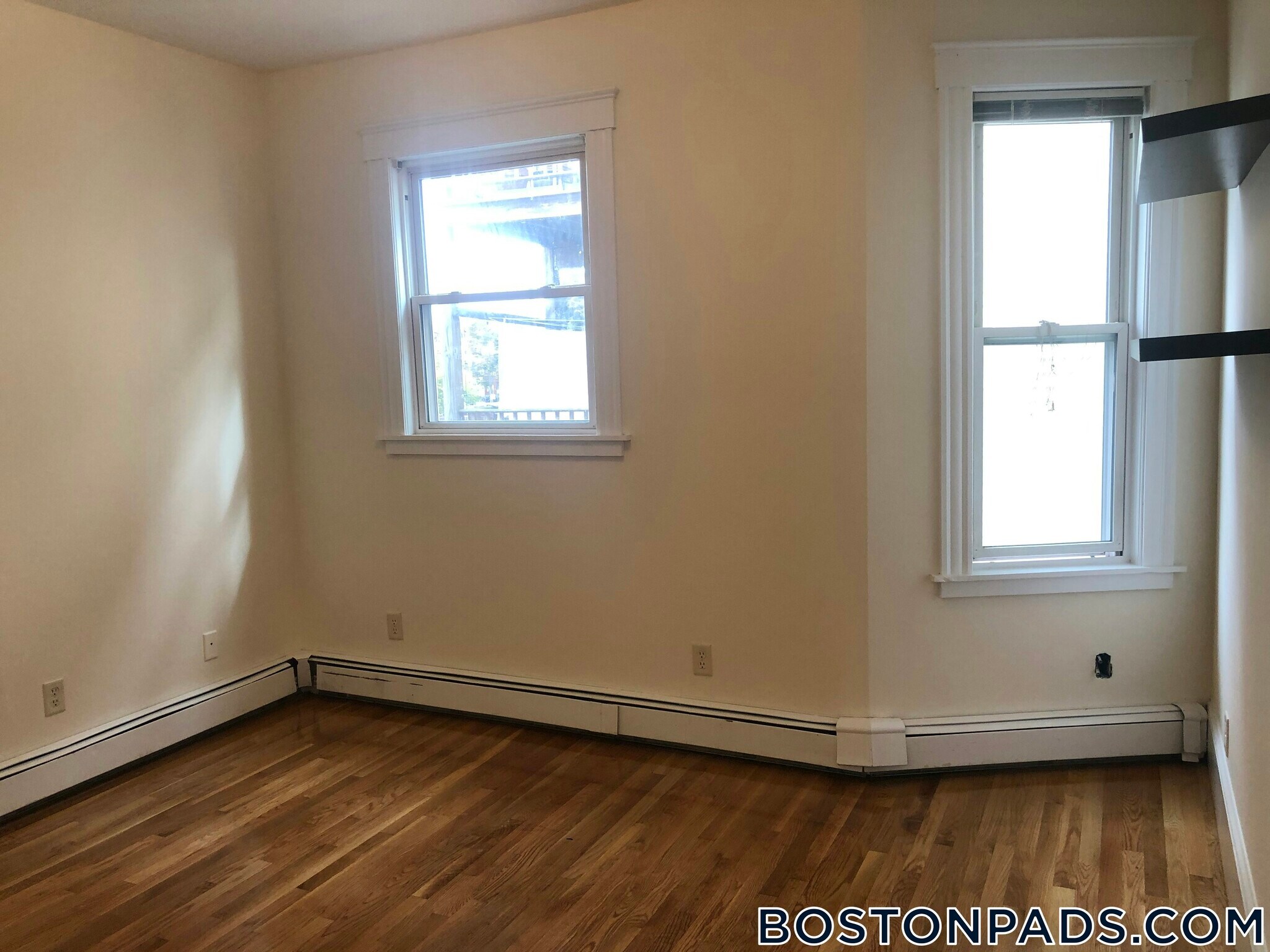 Building Photo - 74 Aldie St