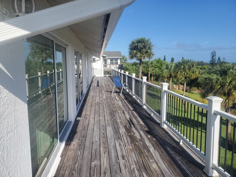 Building Photo - 4203 NE Skyline Dr