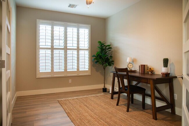 Building Photo - 1874 S 160th Ln