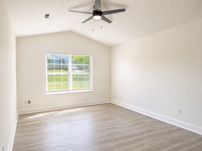 Building Photo - 1604 Sails Way