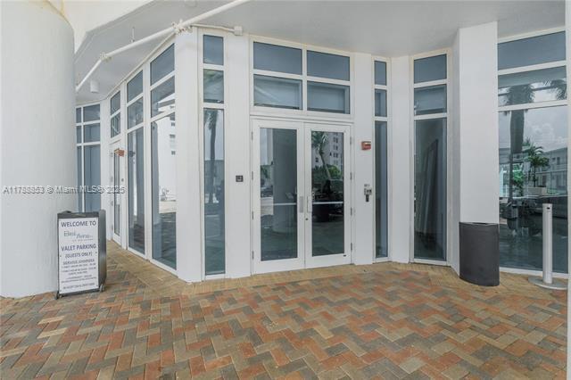 Building Photo - 6515 Collins Ave