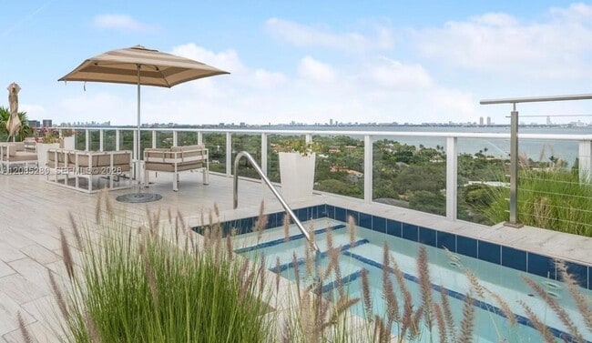 Building Photo - 4250 Biscayne Blvd
