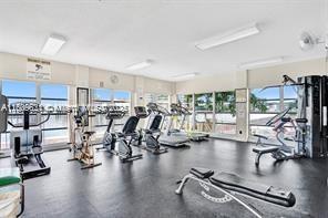 Building Photo - 1833 S Ocean Dr
