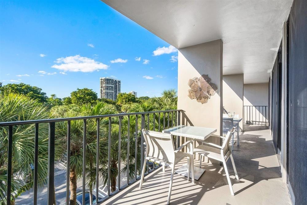 Building Photo - 1830 Embassy Dr