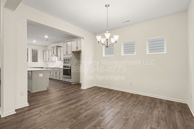 Building Photo - 162 Aspire Cir