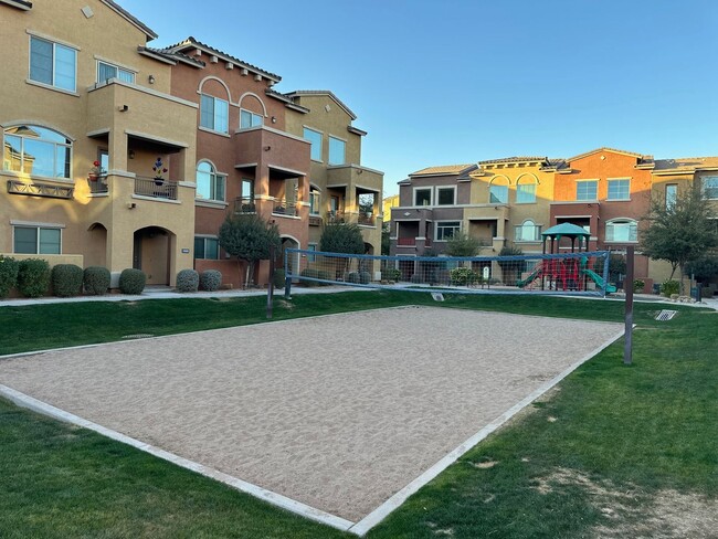 Building Photo - Modern 2-Bedroom Townhouse in Gilbert