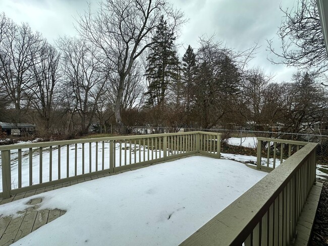 Building Photo - Four Bedroom Home in Battle Creek