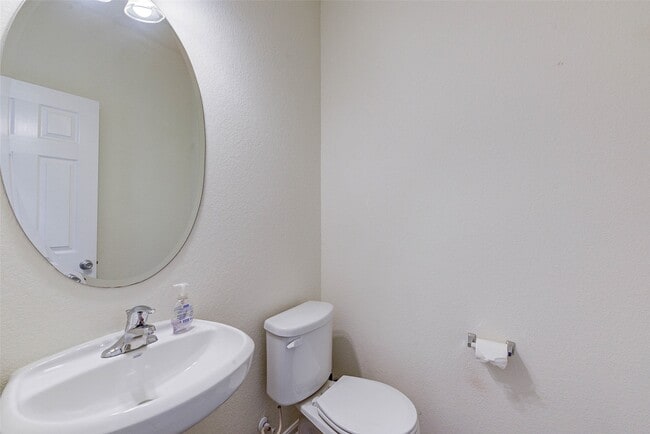 Building Photo - 15623 Hanover Breeze Ln