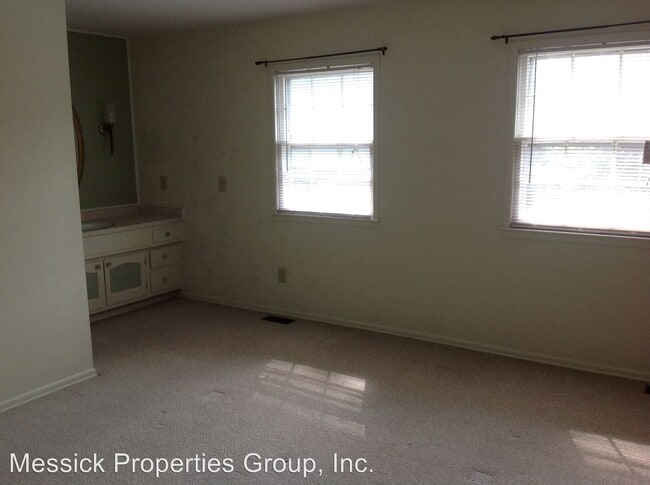 Building Photo - 3 br, 2.5 bath House - 2942-C St. Mark's Road