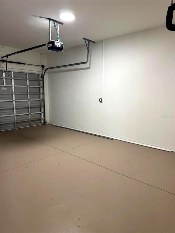 Building Photo - 9417 Acco Ave