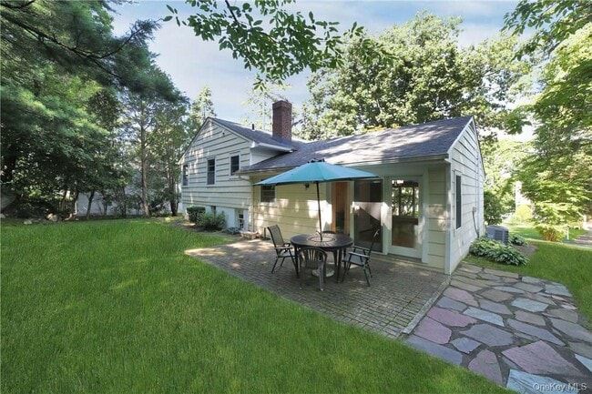 Building Photo - 7 Highview Dr