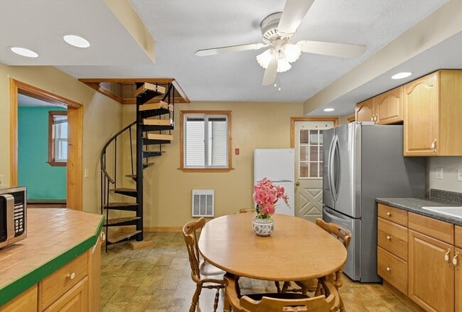 Building Photo - 60 Haines St