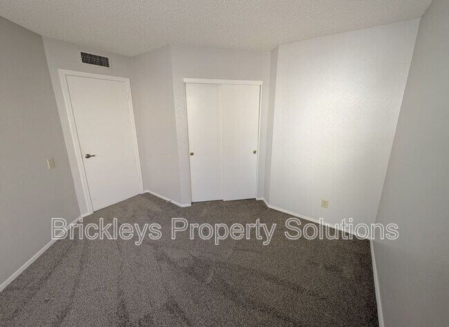 Building Photo - 5135 W Boston Way S