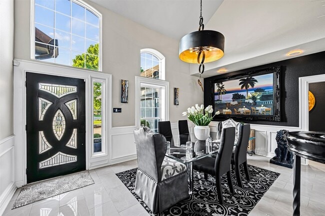 Building Photo - 12345 White Oak Point