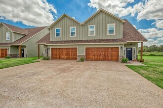 Building Photo - 122-122 Eagle Meadow Dr