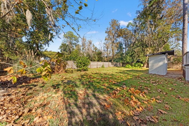 Building Photo - Renovated 2 Bedroom Home on Spacious Corner Lot