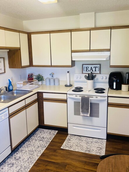 Building Photo - East Gate Estates