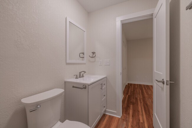 Building Photo - Rollings Hills Apartments