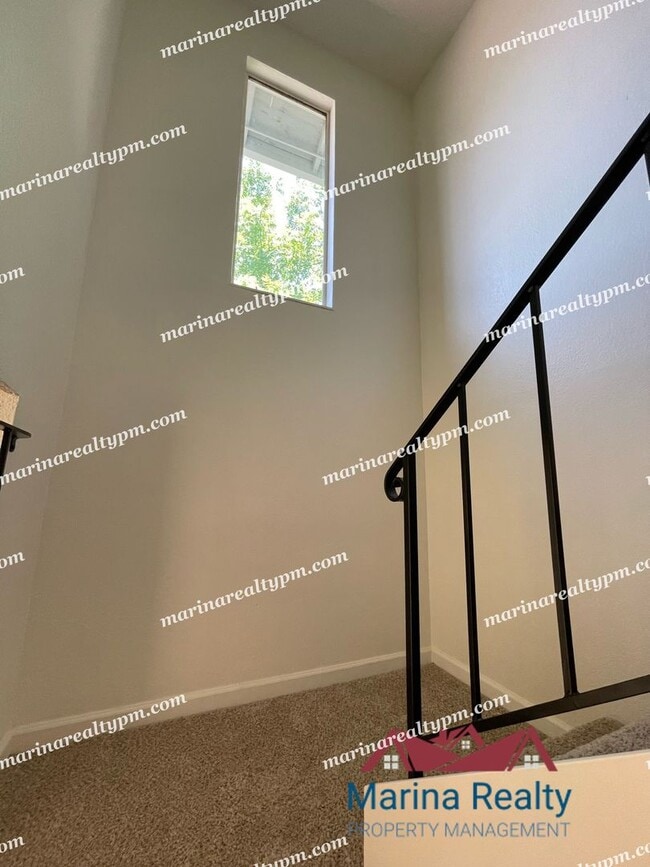 Building Photo - 211 Del Luz Ct