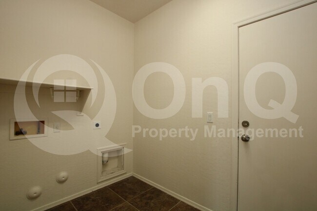 Building Photo - 359 E Brook St