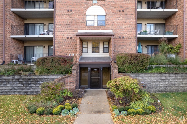 Building Photo - Chatham Place