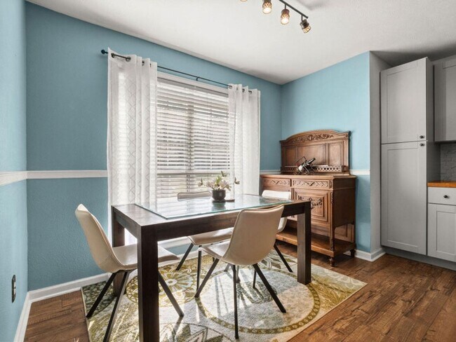 Building Photo - 146 R Allen Rd