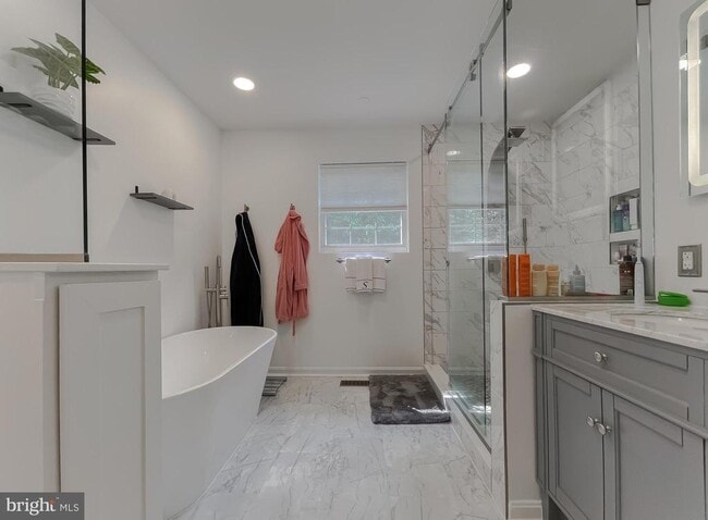 Building Photo - 48221 Keel Dr