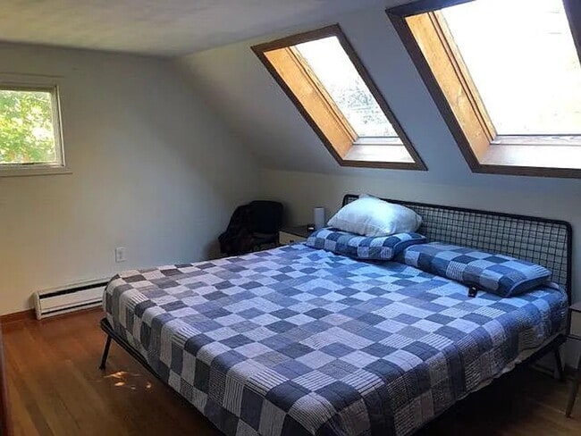 Building Photo - 3 Bedroom Apartment in Burlington VT Avail...