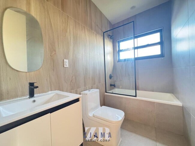 Building Photo - 3 bedroom in BROOKLYN NY 11213
