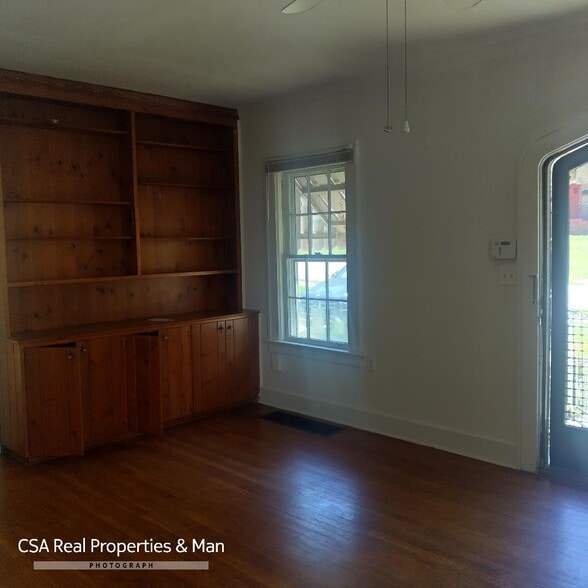 Building Photo - 1691 Beecher St SW