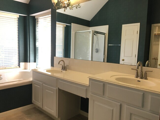 Building Photo - Beautiful 3/2 in Scofield Farms
