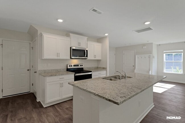 Building Photo - Charming 4BR House in Greensboro