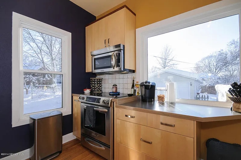 Building Photo - 301 15th Ave SW